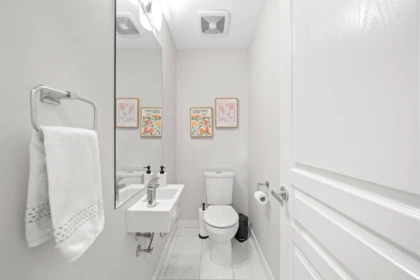 Guest Bathroom Photo of 14 5551 Admiral Way, Delta, BC