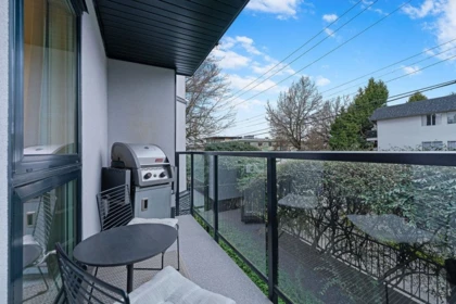 Swimming Pool Photo of 203 607 E 8th Avenue, Vancouver, BC