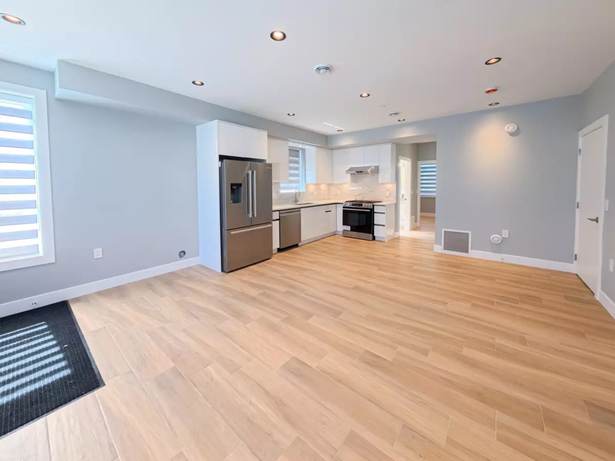 Dining Area Photo of 1 2557 W King Edward Avenue, Vancouver, BC