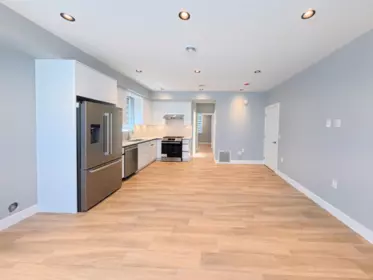 Kitchen Photo of 1 2557 W King Edward Avenue, Vancouver, BC
