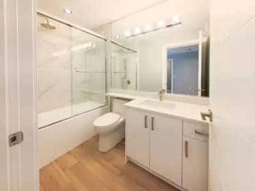 Powder Room Photo of 1 2557 W King Edward Avenue, Vancouver, BC