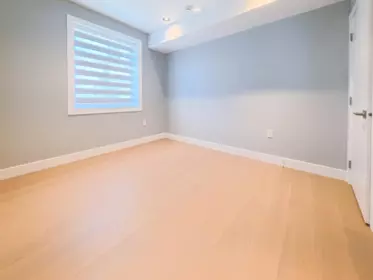 Walk-In Closet Photo of 1 2557 W King Edward Avenue, Vancouver, BC