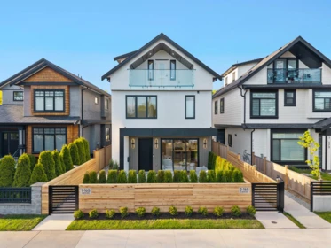 1 165 E 45th Avenue, Vancouver, BC, Vancouver — Half Duplex for sale
