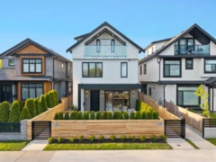 1 165 E 45th Avenue, Vancouver, BC