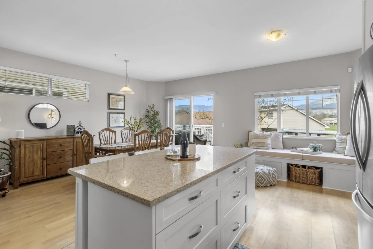 Family Room Photo of 32 1108 Riverside Close, Port Coquitlam, BC