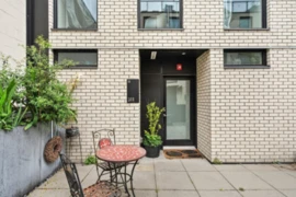 311 1647 E Pender Street, Vancouver, BC