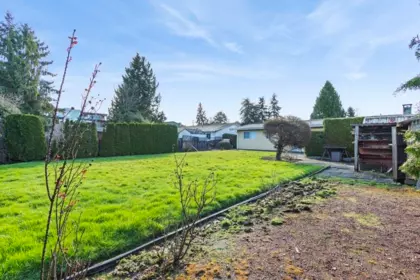 Garden / Landscaping Photo of 22641 Brown Avenue, Maple Ridge, BC