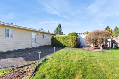 Outdoor Kitchen Photo of 22641 Brown Avenue, Maple Ridge, BC