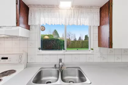 Primary Bathroom Photo of 22641 Brown Avenue, Maple Ridge, BC