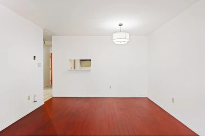 Kitchen Island Photo of 319 555 W 14th Avenue, Vancouver, BC