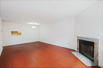 Kitchen Photo of 319 555 W 14th Avenue, Vancouver, BC