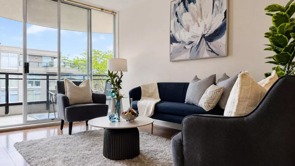 Family Room Photo of 301 8480 Granville Avenue, Richmond, BC
