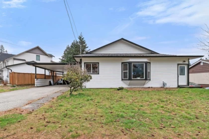 439 5th Avenue, Hope, BC, Hope — Single Family Residence for sale