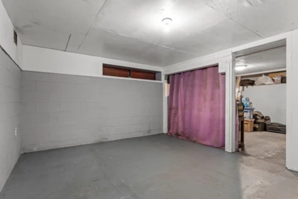 Garage Interior Photo of 439 5th Avenue, Hope, BC