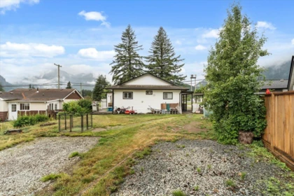 Kitchen Photo of 439 5th Avenue, Hope, BC
