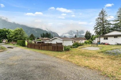 Swimming Pool Photo of 439 5th Avenue, Hope, BC