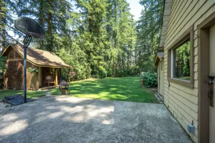 Garden / Landscaping Photo of 2552 200 Street, Langley, BC