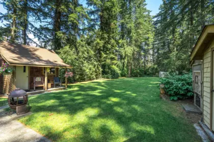 Swimming Pool Photo of 2552 200 Street, Langley, BC