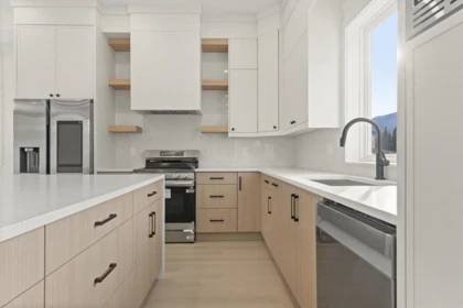 Kitchen Photo of 2 45141 Watson Road, Chilliwack, BC