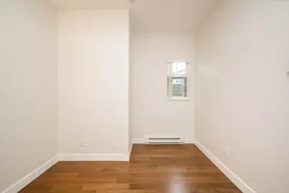 Entry Foyer Photo of 160 7388 Macpherson Avenue, Burnaby, BC