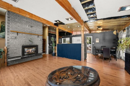Kitchen Island Photo of 33222 Hawthorne Avenue, Abbotsford, BC