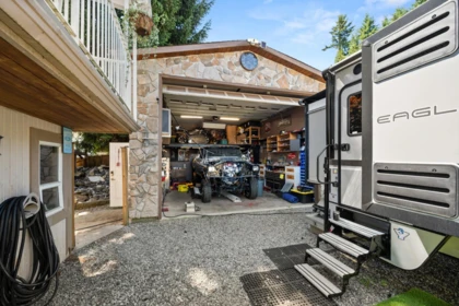 Outdoor Kitchen Photo of 33222 Hawthorne Avenue, Abbotsford, BC