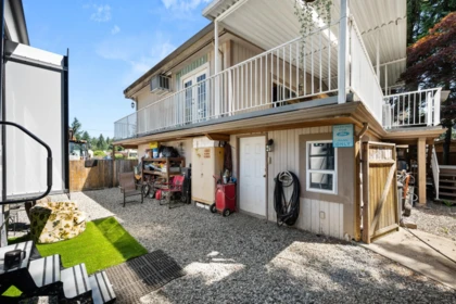 Swimming Pool Photo of 33222 Hawthorne Avenue, Abbotsford, BC
