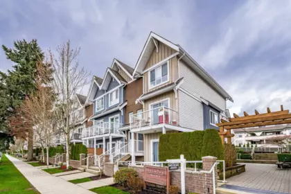 Garden / Landscaping Photo of 305 1661 Fraser Avenue, Port Coquitlam, BC