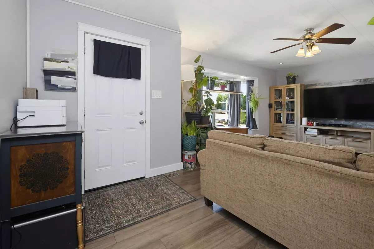 Dining Area Photo of 8585 Broadway Street, Chilliwack, BC