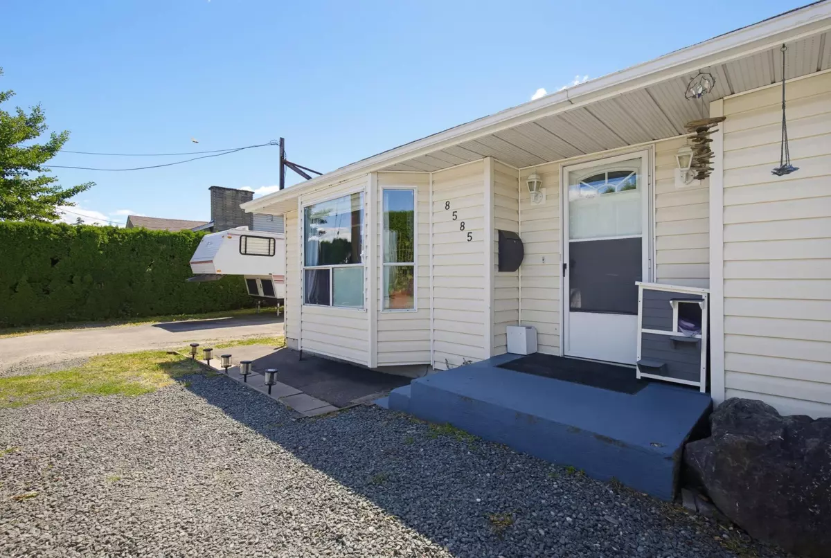Family Room Photo of 8585 Broadway Street, Chilliwack, BC