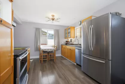 Kitchen Photo of 8585 Broadway Street, Chilliwack, BC