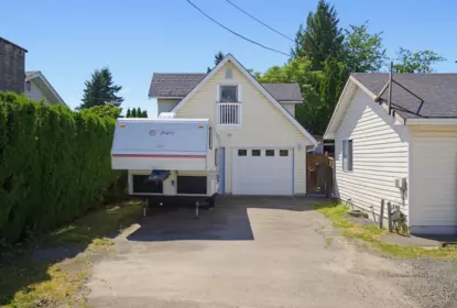 Swimming Pool Photo of 8585 Broadway Street, Chilliwack, BC