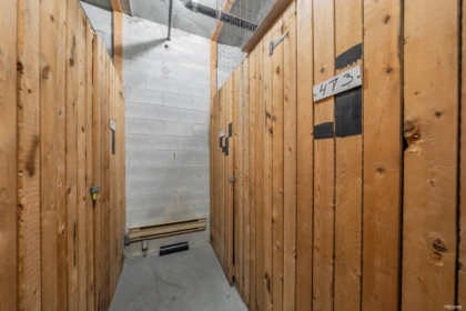 Hot Tub / Spa Photo of 2001 6540 Burlington Avenue, Burnaby, BC