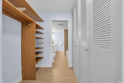 Laundry Room Photo of 2001 6540 Burlington Avenue, Burnaby, BC