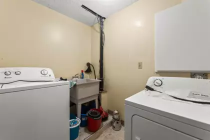 Guest Bathroom Photo of 2514 E 49th Avenue, Vancouver, BC