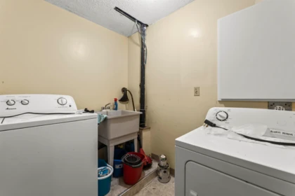 Powder Room Photo of 2514 E 49th Avenue, Vancouver, BC