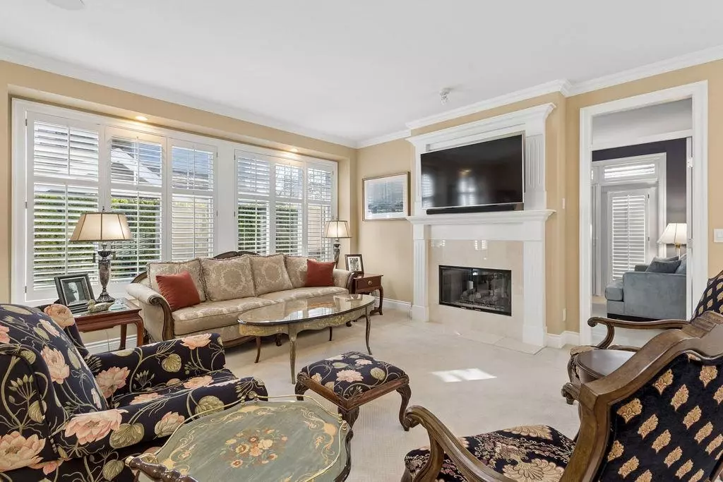 Family Room Photo of 19 15715 34 Avenue, Surrey, BC