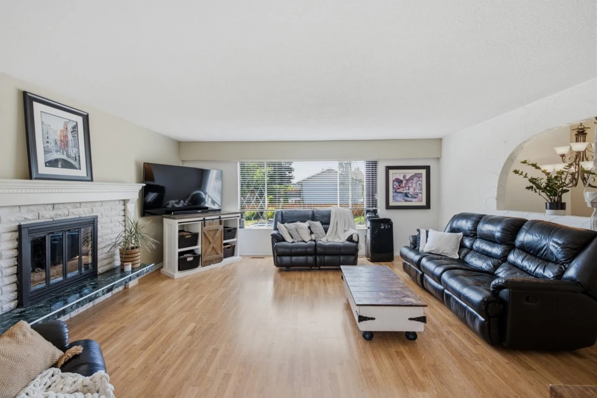 Family Room Photo of 2413 Scott Place, Port Coquitlam, BC