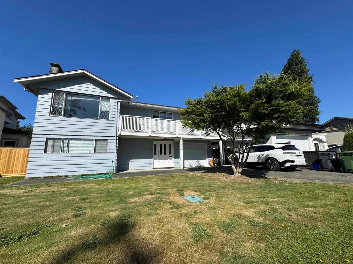 Living Room Photo of 6439 Azure Road, Richmond, BC