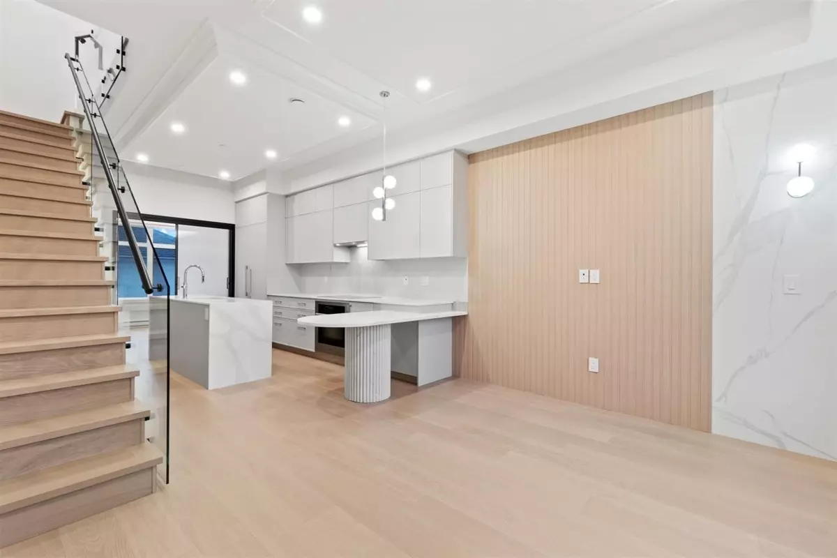 Family Room Photo of 1510 W 61st Avenue, Vancouver, BC
