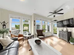 301 20058 Fraser Highway, Langley, BC