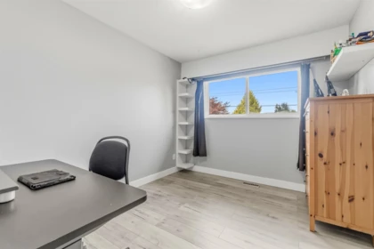 Powder Room Photo of 7848 117a Street, Delta, BC
