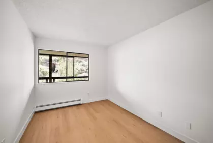 Hallway Photo of 306 1526 George Street, White Rock, BC