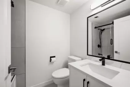 Powder Room Photo of 306 1526 George Street, White Rock, BC