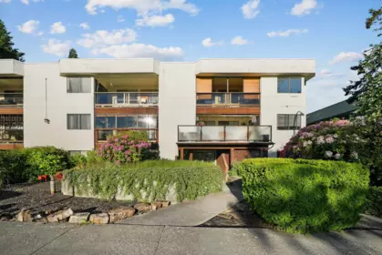 Swimming Pool Photo of 306 1526 George Street, White Rock, BC