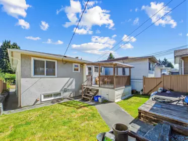 Backyard Photo of 2514 E 27th Avenue, Vancouver, BC
