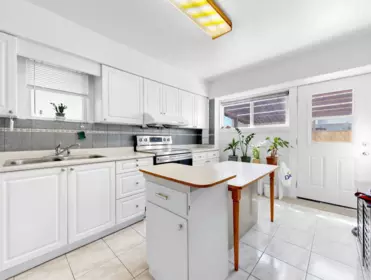 Breakfast Nook Photo of 2514 E 27th Avenue, Vancouver, BC