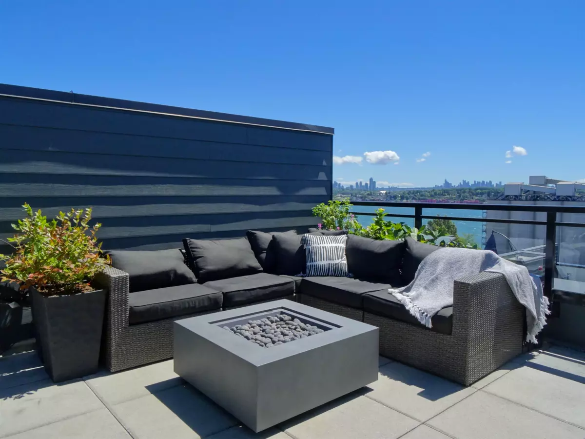 Family Room Photo of 444 545 E 2nd Street, North Vancouver, BC