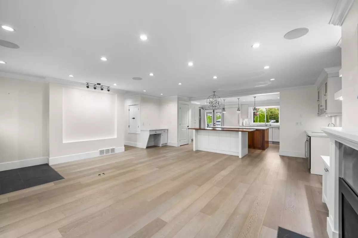 Living Room Photo of 1660 Charland Avenue, Coquitlam, BC