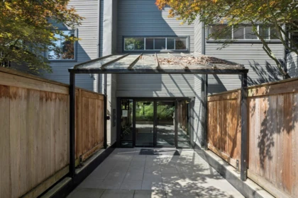 Garden / Landscaping Photo of 303 230 Mowat Street, New Westminster, BC